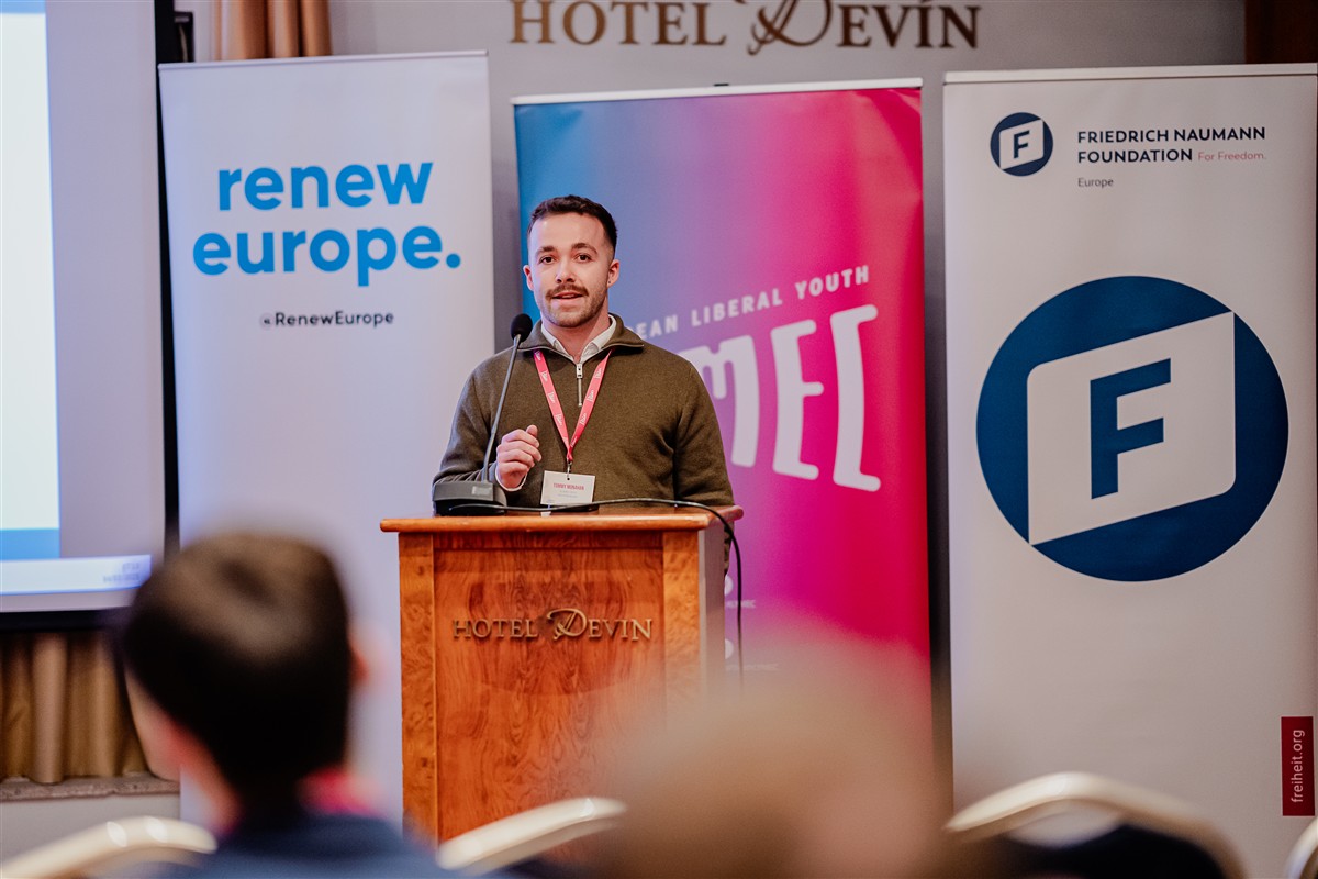 Tommy speaking at a European liberal youth event